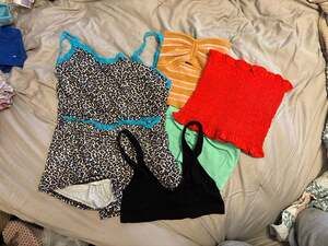 Lot of 7 items Women's lounge and crops